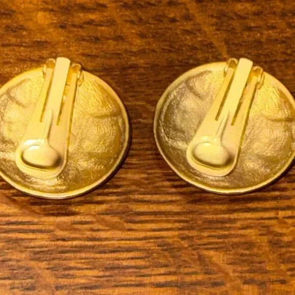 Vintage Gold Tone Red Enamel Coastal Clip On Earrings‎ USA - Picture 5 of 12